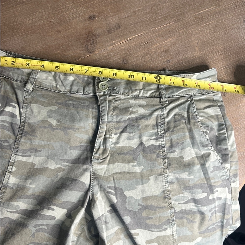 Sanctuary Rebel Camo Cargo Joggers Women’s Size 29 - Picture 10 of 13